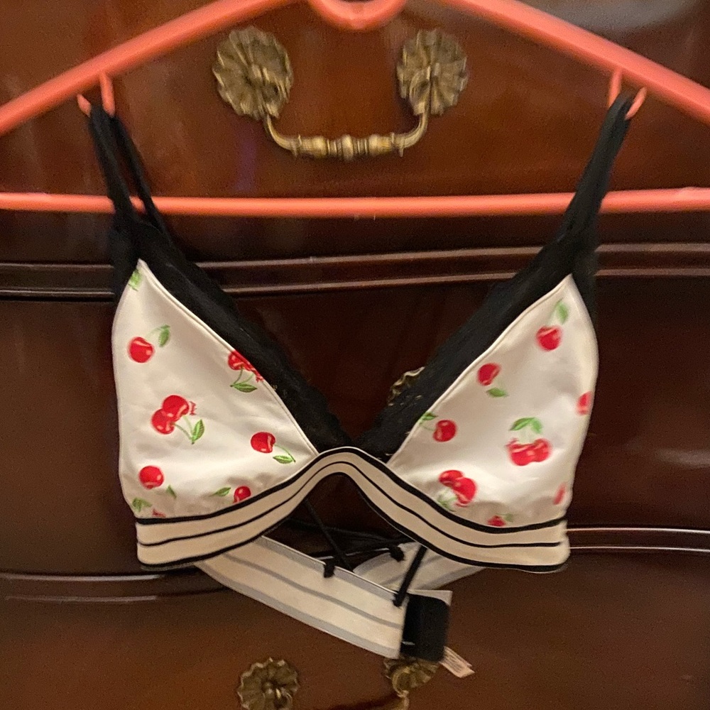 Victoria’s Secret PINK Laurel & Love bralette